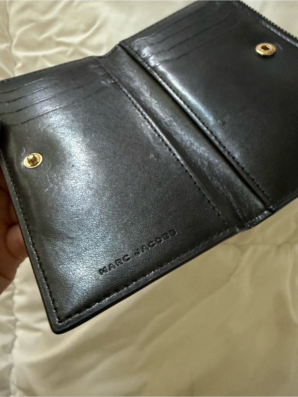 Marc Jacobs Black Leather Compact Zip Card Case with Gold Hardware - Picture 5 of 7